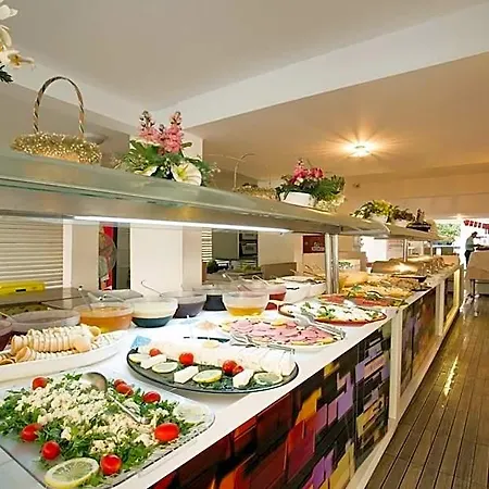 Hotel Cleopatra Golden Beach 4*