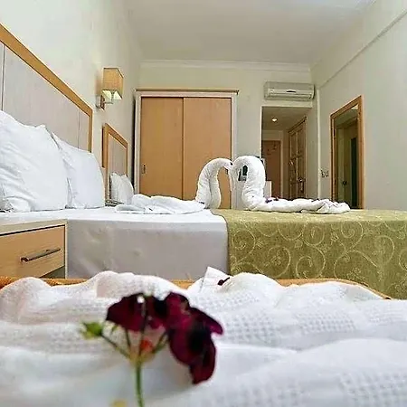 Hotel Cleopatra Golden Beach 4*